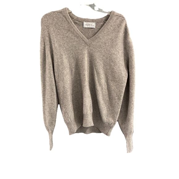 VTG Saks Fifth Avenue 100% Cashmere Gray Made in Scotland V-Neck Sweater Mens 42 - Picture 1 of 13